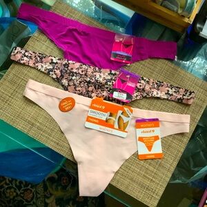 NWT 3-Pack Women’s Thong Underwear Size 9/2X